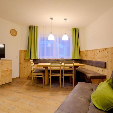 Top Holiday Flat In Fuegen Near The Ski Area Exteriör bild