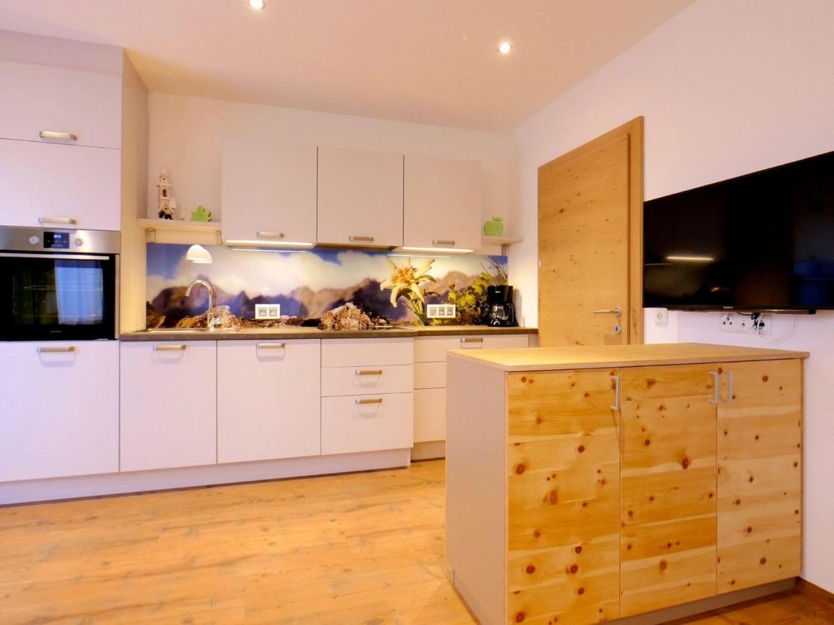 Top Holiday Flat In Fuegen Near The Ski Area Exteriör bild