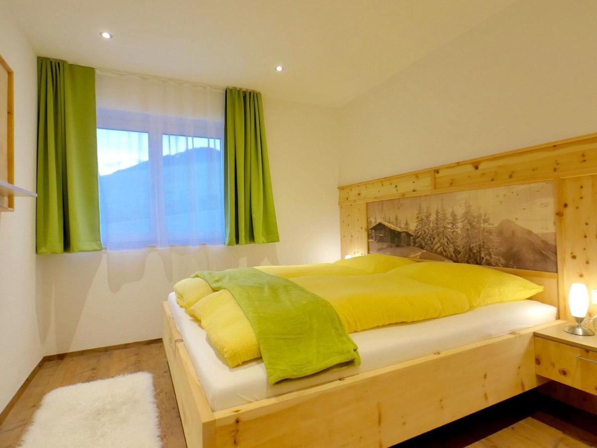 Top Holiday Flat In Fuegen Near The Ski Area Exteriör bild
